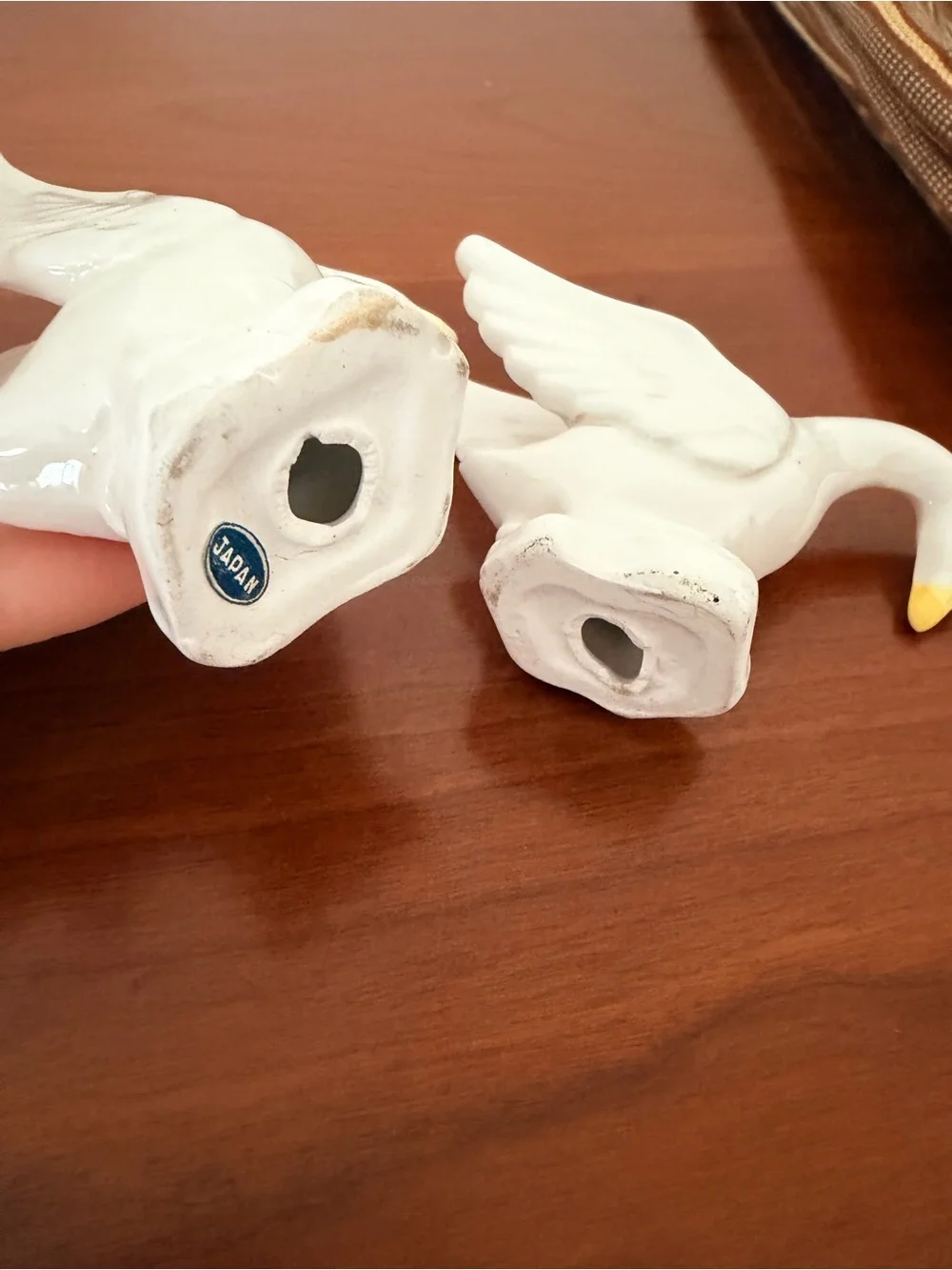 White Ceramic Small Swan Figurine Pair - Decorative Home Accent Mid Century - Picture 7 of 8